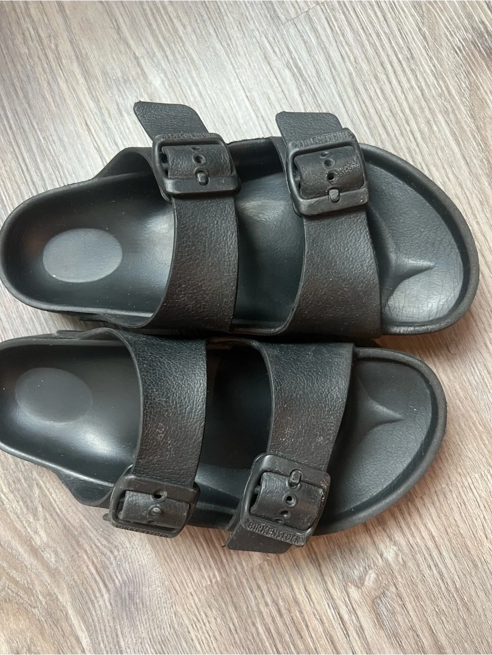 Birkenstock Kids Black Two-Strap Sandals 33/ size 2